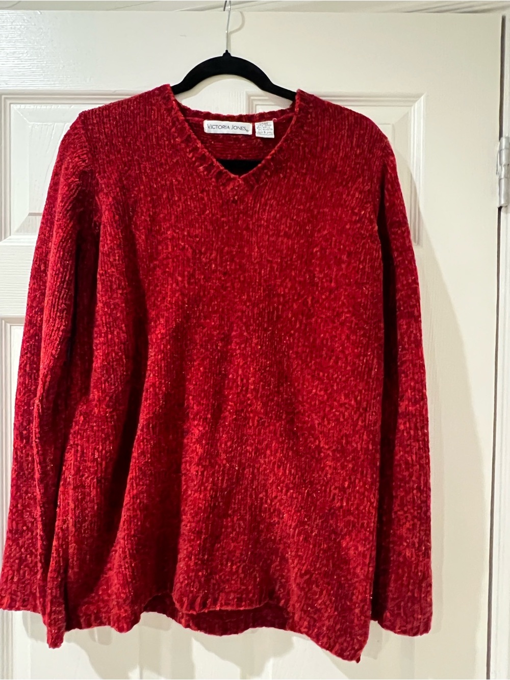 Victoria Jones Vintage Women's Red V-Neck Chenille Sweater